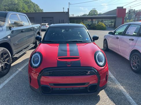 Used 2023 MINI Cooper S FWD image 2
