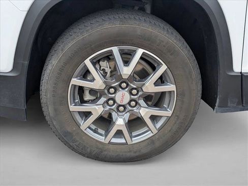 Used 2023 GMC Acadia SLT image 25