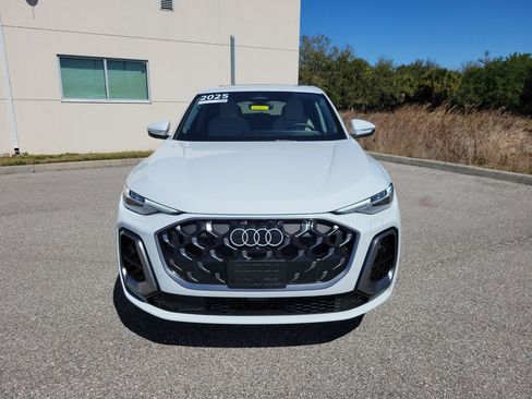Used 2025 Audi Q5 Premium Plus w/ Premium Plus image 2
