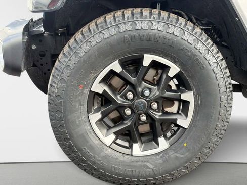 Used 2023 Jeep Wrangler Unlimited Sahara image 10