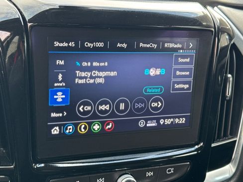 Used 2021 Chevrolet Traverse LT image 23