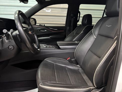 Used 2023 Cadillac Escalade Sport w/ LPO, ONYX Package AWD/4WD image 8