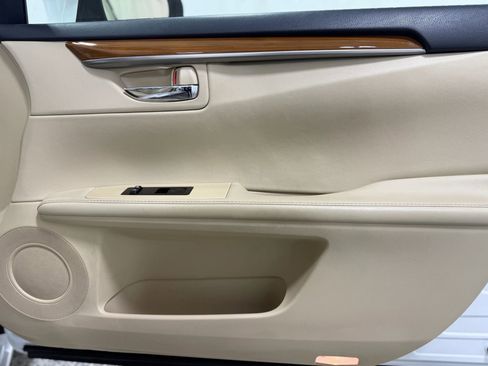 Used 2014 Lexus ES 300h ES 300h Sedan 4D image 27