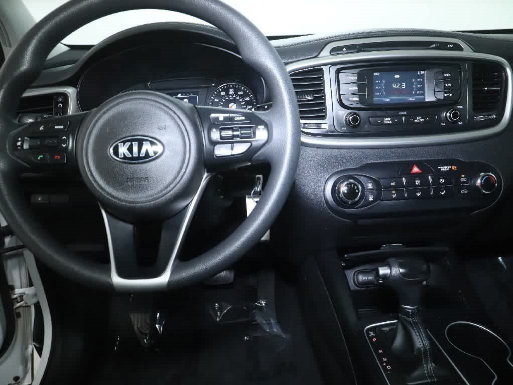 Used 2017 Kia Sorento FWD image 26