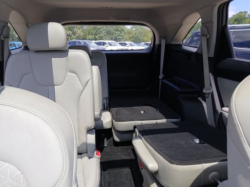 Used 2023 Kia Sorento EX w/ Panoramic Sunroof Package FWD image 28