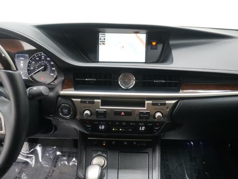 Used 2017 Lexus ES 350 w/ Luxury Package FWD image 20