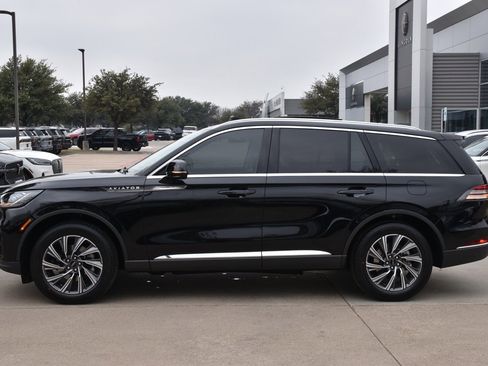 New 2026 Lincoln Aviator AWD image 11