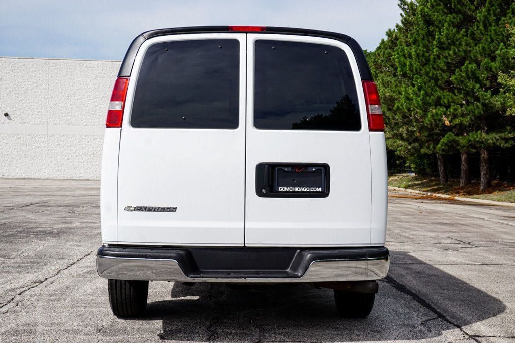 Used 2017 Chevrolet Express 3500 LT w/ LT Preferred Equipment Group RWD image 14