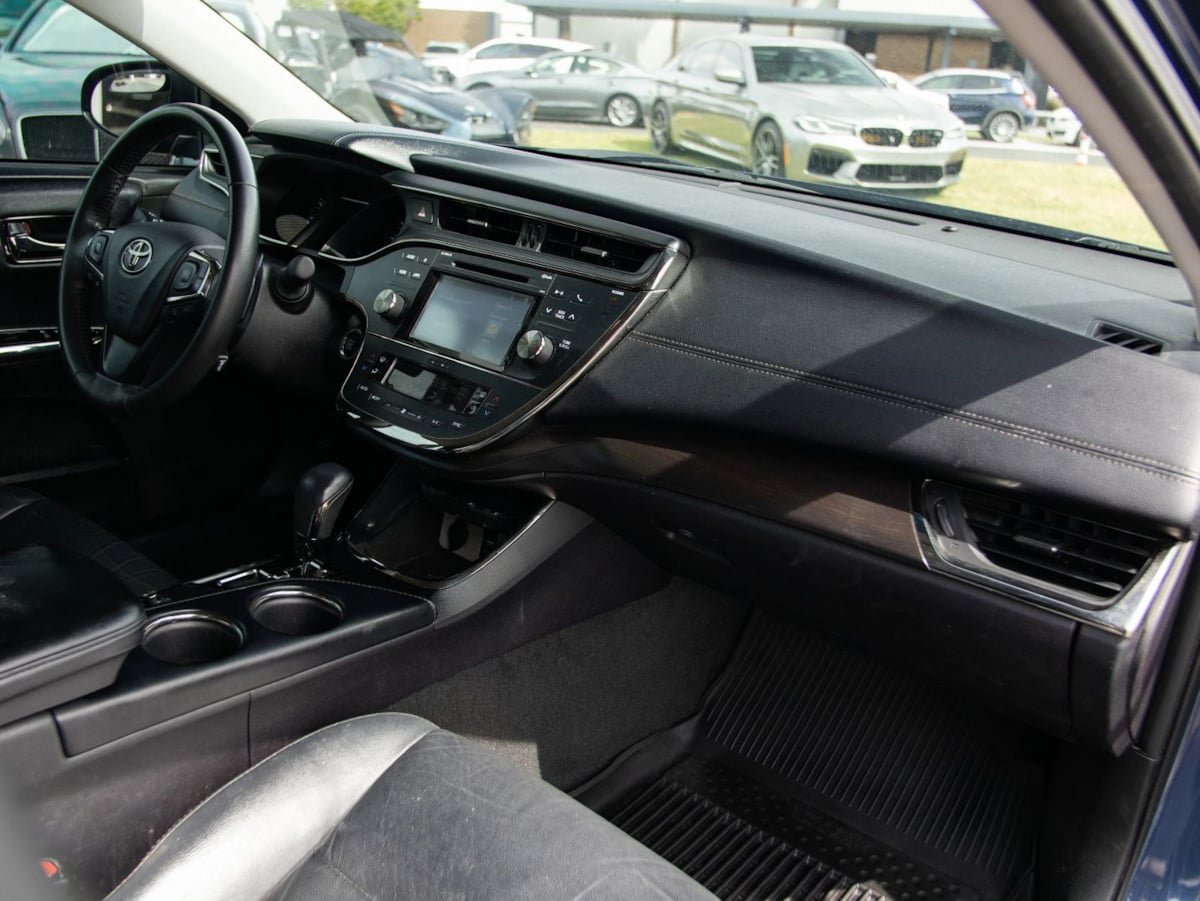 Used 2017 Toyota Avalon XLE w/ Carpet Mat Package FWD image 21