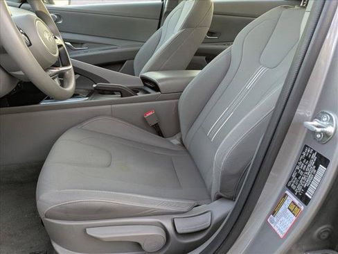 Used 2024 Hyundai Elantra SEL FWD image 13