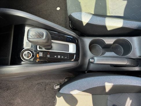 Used 2025 Nissan Versa SV FWD image 34