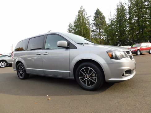 Used 2019 Dodge Grand Caravan GT image 1