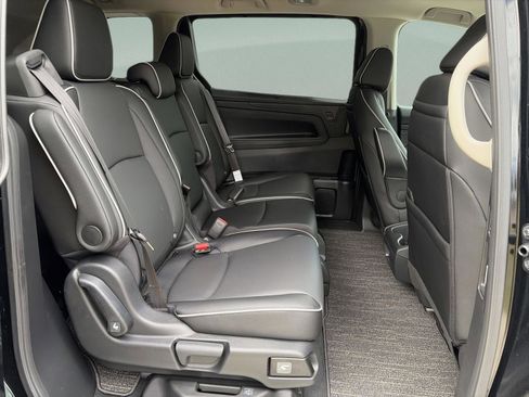 New 2026 Honda Odyssey Touring image 18