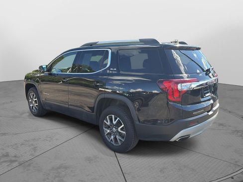 Used 2022 GMC Acadia SLE w/ Driver Convenience Package FWD image 4