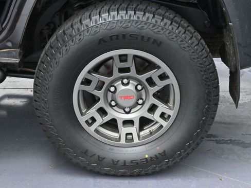 Used 2019 Toyota 4Runner TRD Off-Road image 36