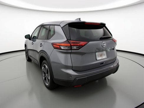 Used 2025 Nissan Rogue SV FWD image 6