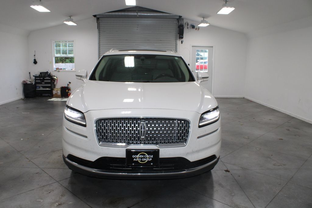 Used 2023 Lincoln Nautilus Reserve w/ Equipment Group 201A FWD image 3