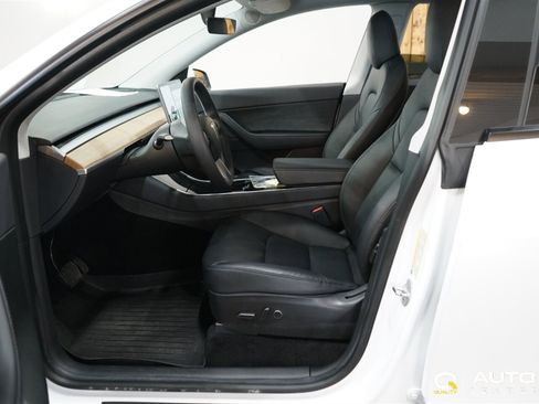 Used 2021 Tesla Model Y Long Range image 15