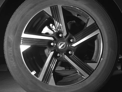 Used 2025 Nissan Sentra SV FWD image 15