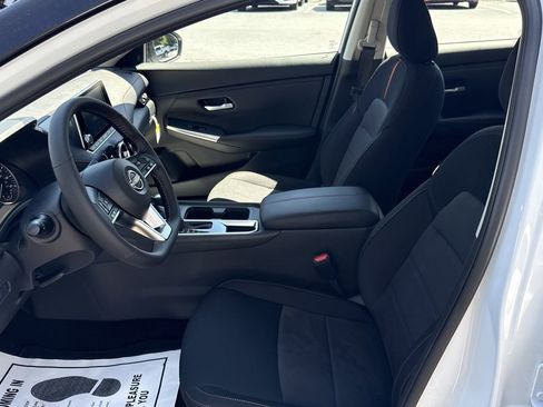 New 2025 Nissan Sentra SR FWD image 15