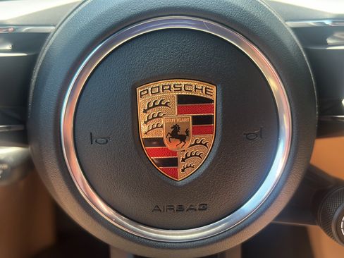 Certified 2026 Porsche Macan AWD/4WD image 36