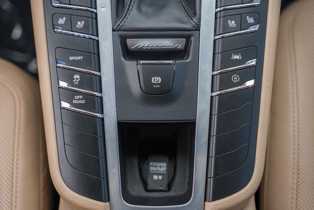 Used 2021 Porsche Macan AWD/4WD image 29