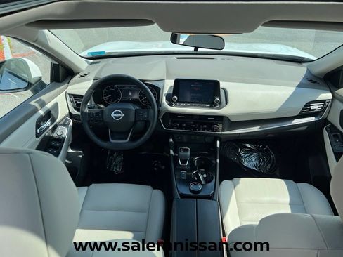 Used 2025 Nissan Rogue SV w/ SV Premium Package AWD/4WD image 18