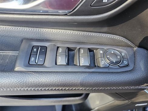 Used 2023 GMC Yukon XL Denali image 13