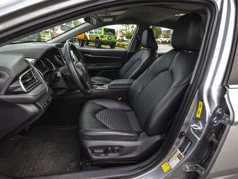 Used 2024 Toyota Camry SE FWD image 19