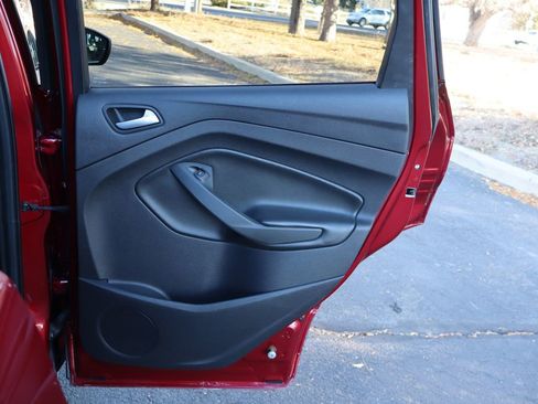 Used 2014 Ford Escape SE image 25