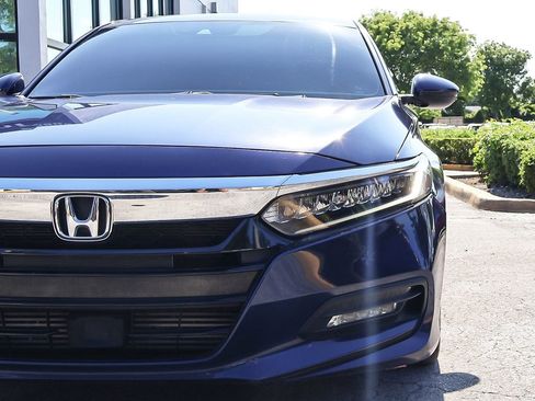 Used 2018 Honda Accord Touring image 16
