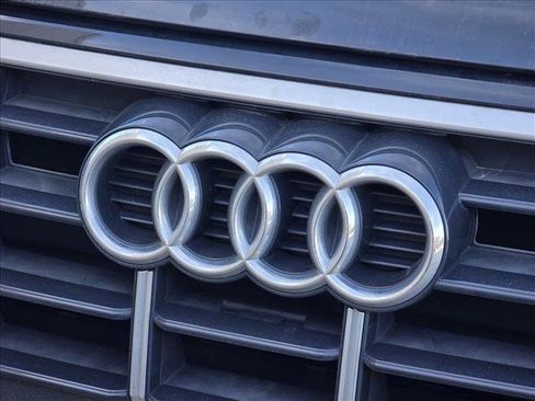 Used 2022 Audi Q5 Premium image 8