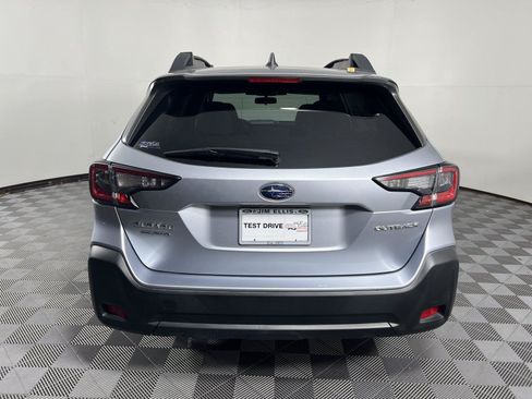 Used 2024 Subaru Outback Premium AWD/4WD image 6