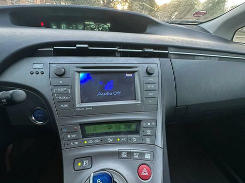 Used 2014 Toyota Prius Three FWD image 25