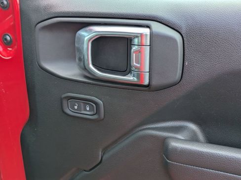 Used 2025 Jeep Wrangler Unlimited Rubicon image 33