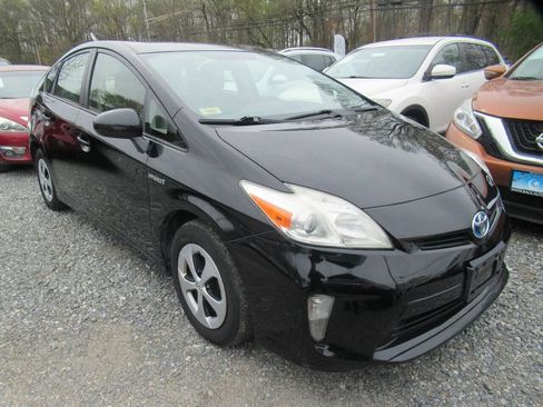 Used 2014 Toyota Prius Two image 3