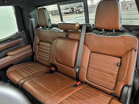 Used 2025 GMC Sierra 1500 Denali Ultimate AWD/4WD image 16