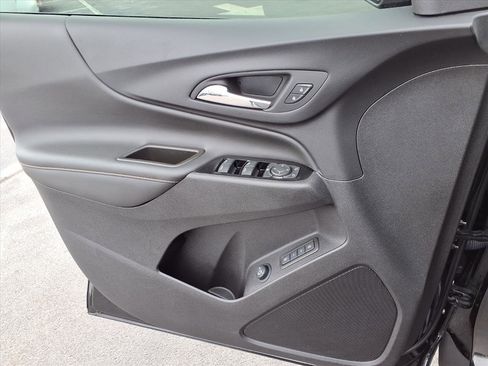 Used 2023 Chevrolet Equinox Premier image 19