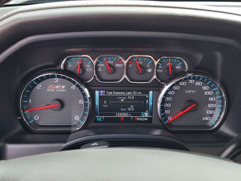 Used 2015 Chevrolet Silverado 1500 LTZ Z71 w/ LTZ Plus Package AWD/4WD image 19