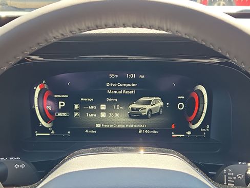 New 2026 Nissan Pathfinder Platinum image 18