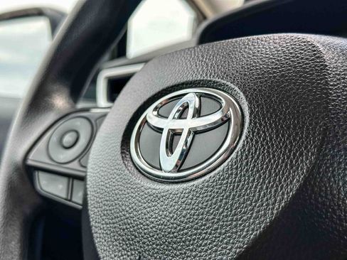 Used 2025 Toyota Corolla LE FWD image 28