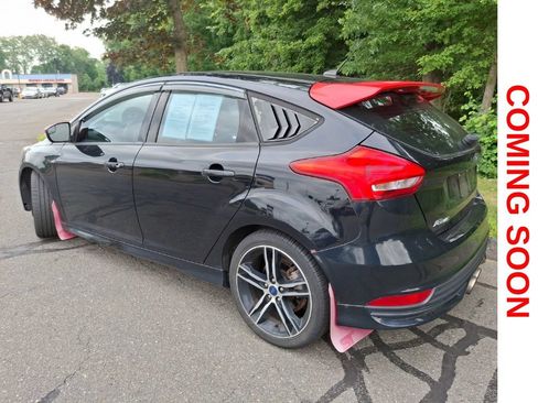 Used 2018 Ford Focus ST w/ Equipment Group 401A FWD image 9