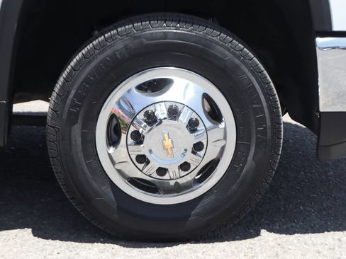 Used 2024 Chevrolet Silverado 3500 LT w/ Convenience Package AWD/4WD image 40