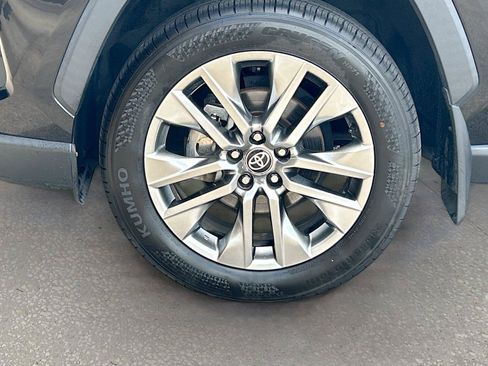 Used 2024 Toyota RAV4 XLE Premium FWD image 41