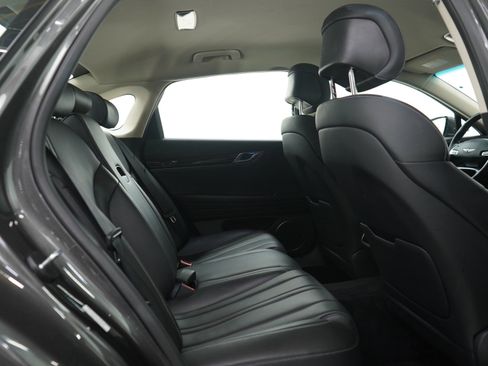 Used 2024 Genesis G80 2.5T image 12