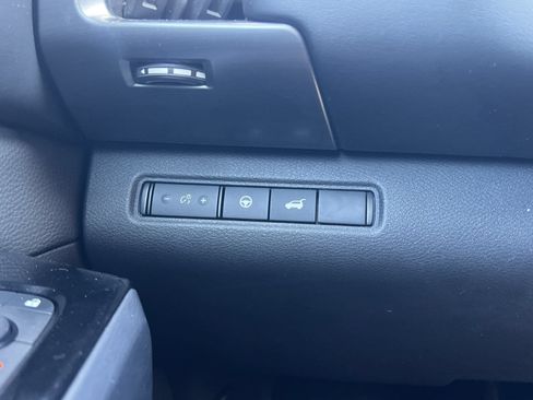 Used 2023 Nissan Pathfinder SL AWD/4WD image 11