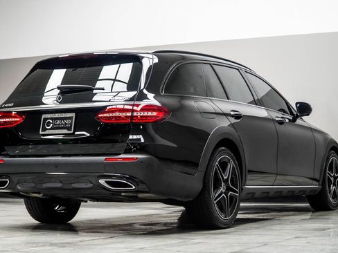 Used 2022 Mercedes-Benz E 450 4MATIC All-Terrain Wagon w/ Driver Assistance Package image 12