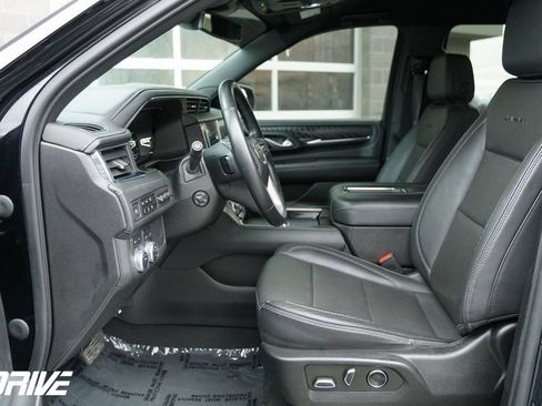 Used 2023 GMC Yukon XL Denali image 18
