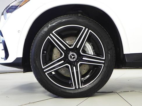 Used 2024 Mercedes-Benz GLC 300 4MATIC image 5