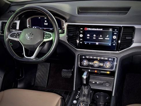 Used 2022 Volkswagen Atlas Cross Sport SE image 14